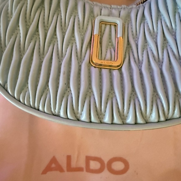 Aldo Sky Blue Quilted Shoulder Bag with Gold Chain - Picture 2 of 5